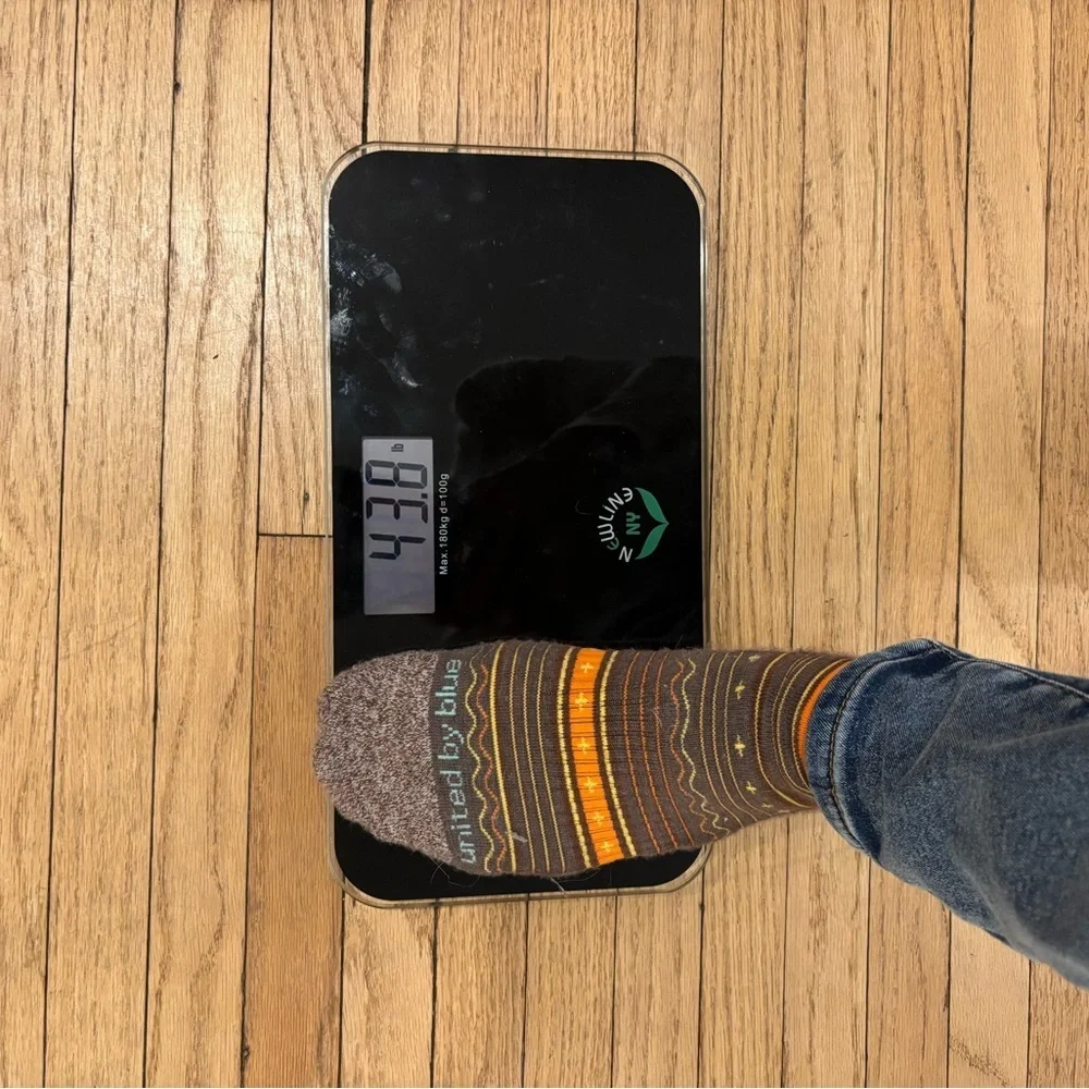 NEWLINE Sleek Black Digital Scale Battery Operated